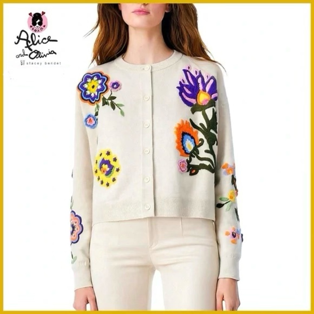 Alice + Olivia Beige Embroidered Floral Button Cardigan / Size M - Picture 12 of 16